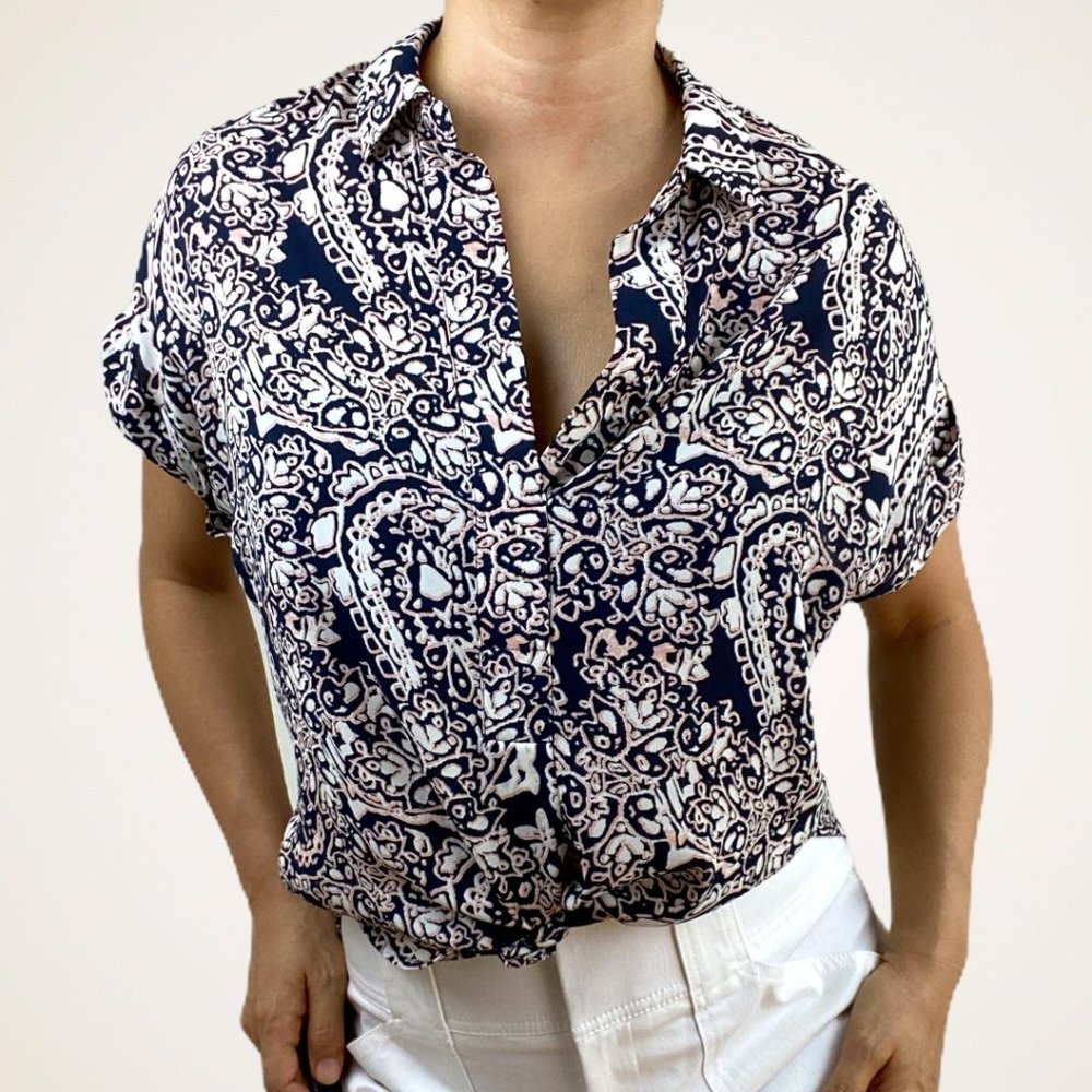 DR2 Short Sleeves Blouse